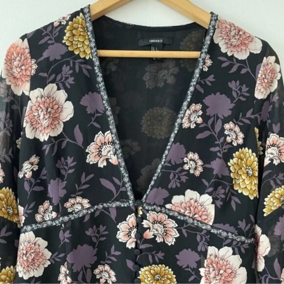 Forever 21 Black Floral V-neck Romper- Size Small (bin 1E) - Picture 2 of 5